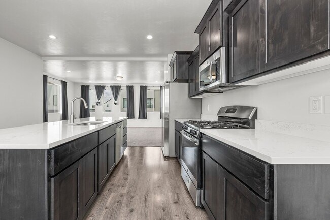 Foto del edificio - 407 Meadow Garden Rd
