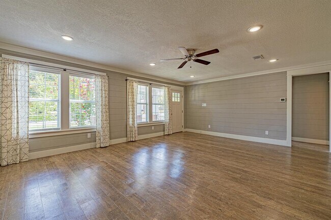 Building Photo - 509 McNair St