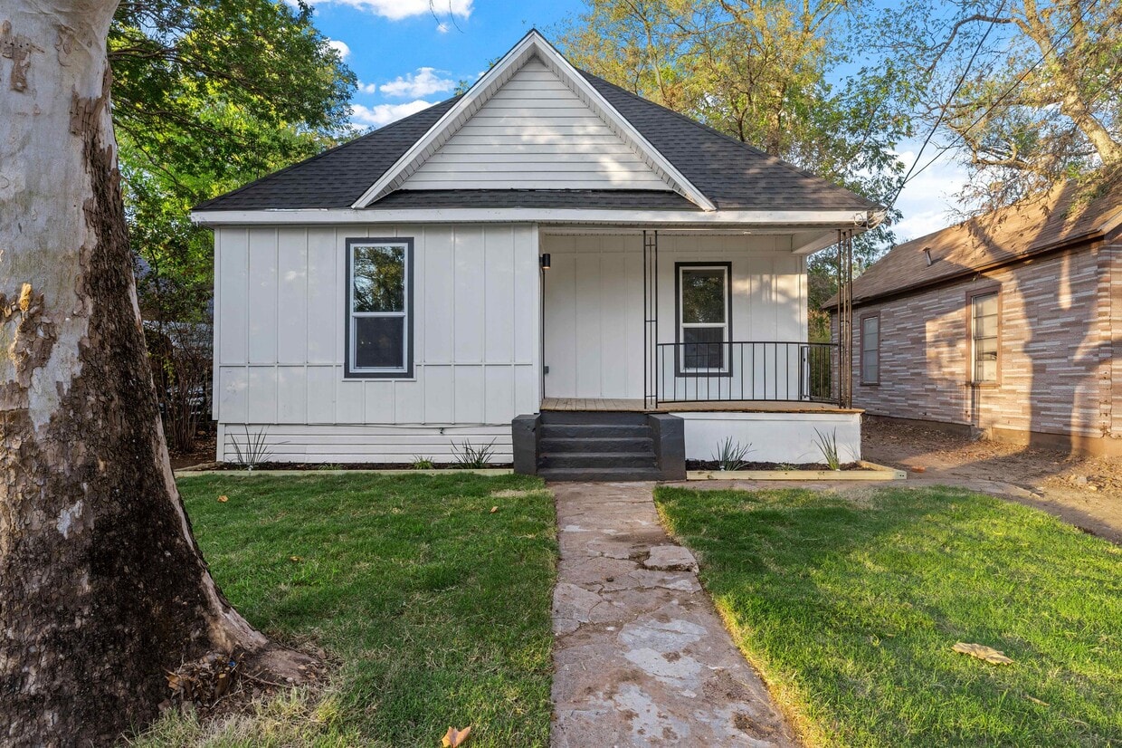 Primary Photo - 917 Turner St