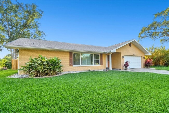 Building Photo - 8640 Macoma Dr NE