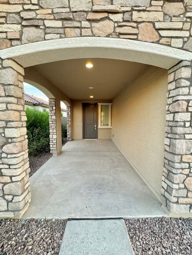 Building Photo - Desirable Neighborhood! 3 Bedroom 2 Bathro...