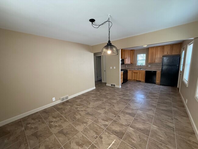 Foto del edificio - 2119 Riverside Dr NE