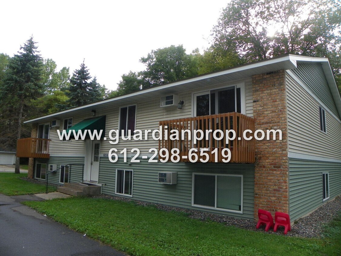 Foto principal - 6014 9th St N