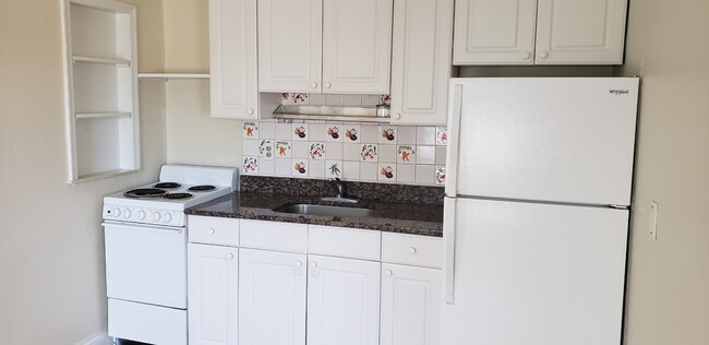 Kitchen - 2316 Hoffner Ave