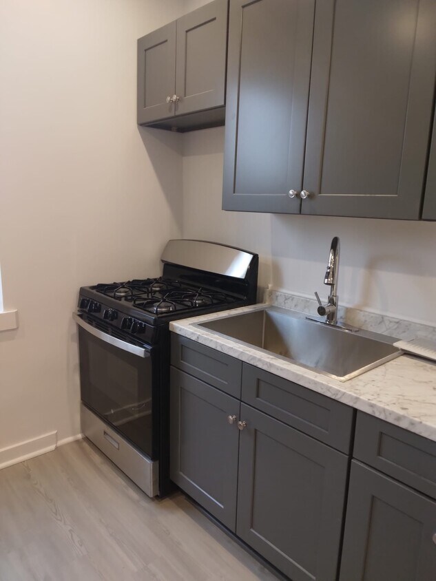 147 Grant Ave Unit 147A, Vandergrift, PA 15690 Room for Rent in