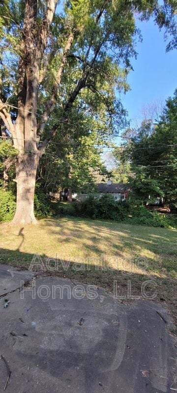 Foto del edificio - 11214 Crystal Ave