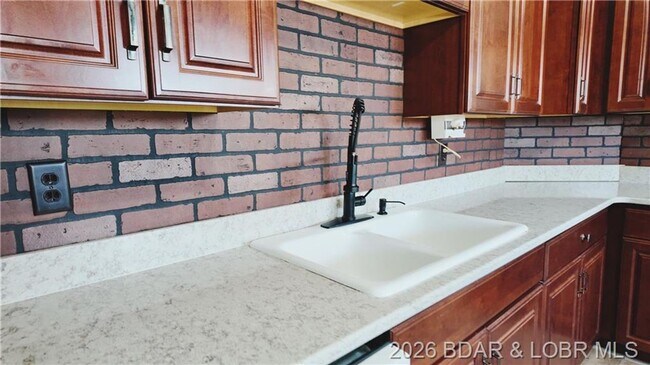 Foto del edificio - Charming 3 Bedroom Home in the Heart of Eldon!