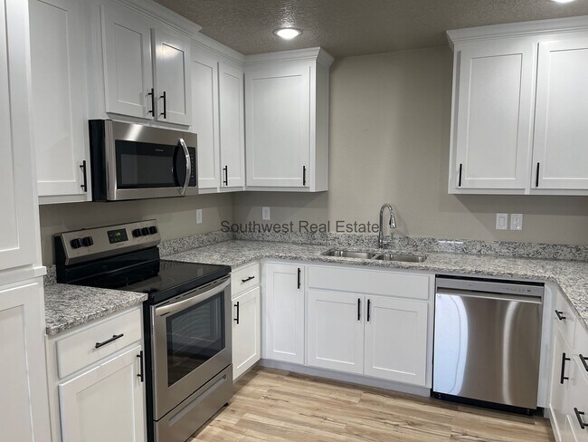 Building Photo - 2724 Aldrich Rd