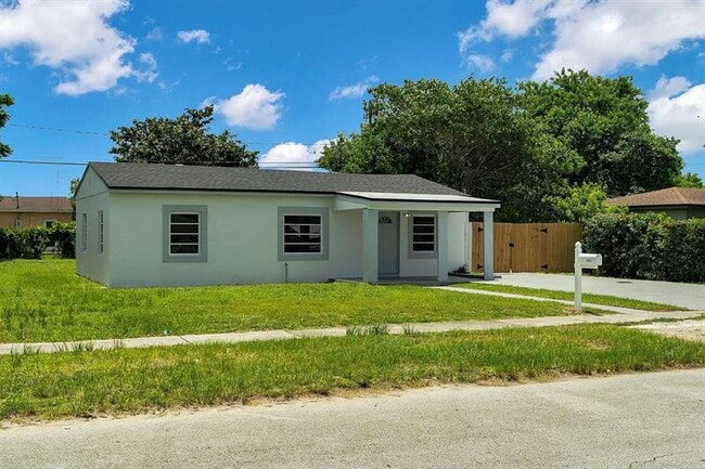 Building Photo - 14620 Tyler St