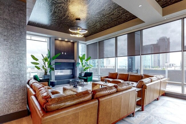 Foto del edificio - 500 W Trade St