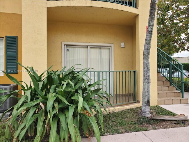 Building Photo - 7300 NW 114th Ave