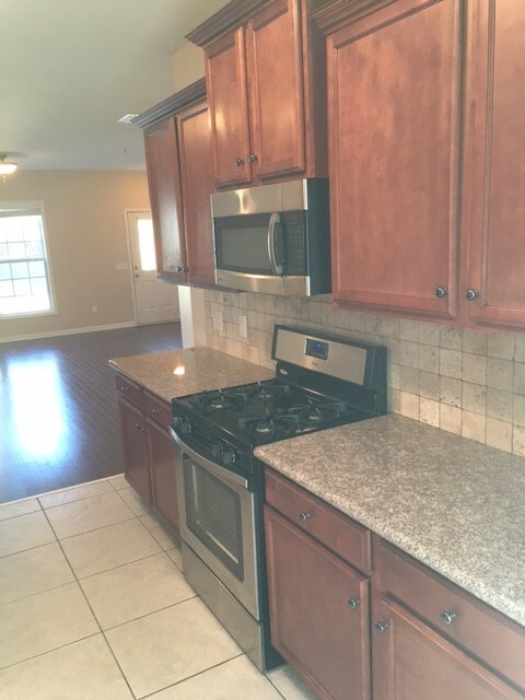 Foto del edificio - 179 Riverstone Commons Cir