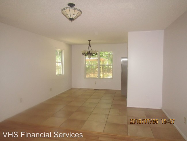 Building Photo - 3 br, 2.5 bath House - 924 Sandy Run Road
