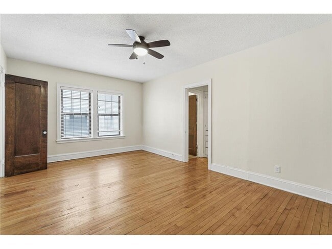 Foto del edificio - 220 E 19th St