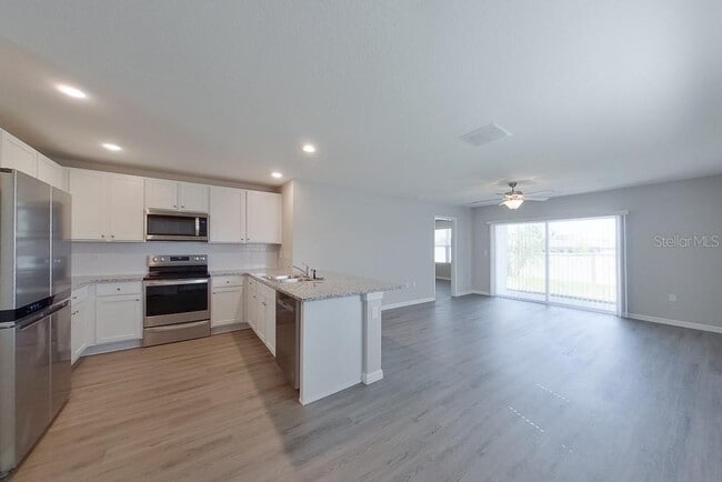 Building Photo - 4445 SW 85 Ln