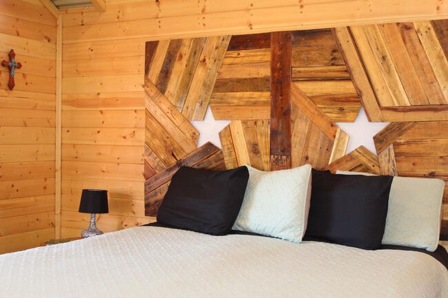 Building Photo - 299 Willow Springs Dr