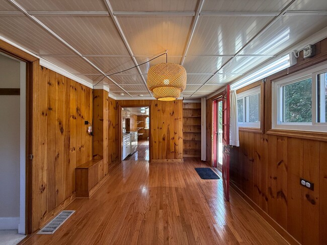 Building Photo - 4230 Hampton Rd