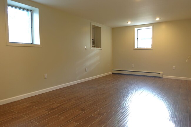 Foto del edificio - Fully Updated 2BR Apt