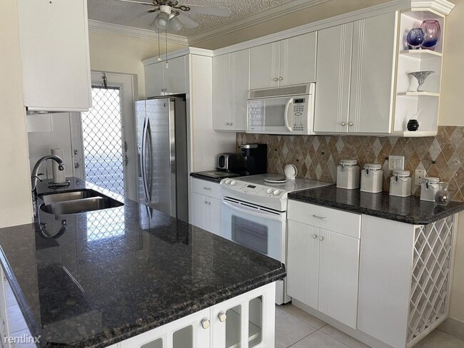 Building Photo - 2 br, 2 bath House - 3351 Spanish Trl Apt 108