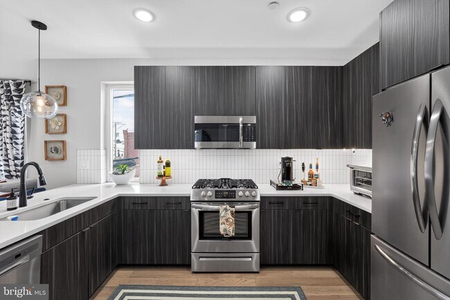Foto del edificio - 2457 Carpenter St