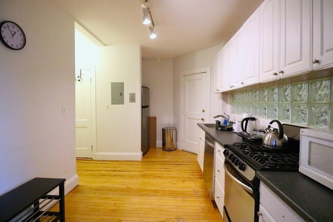 Building Photo - 21 Chauncy St