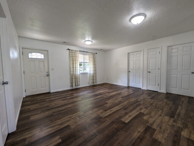 Foto del edificio - 401 N 3rd St