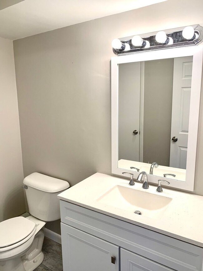 Foto del edificio - 40-42 August St.