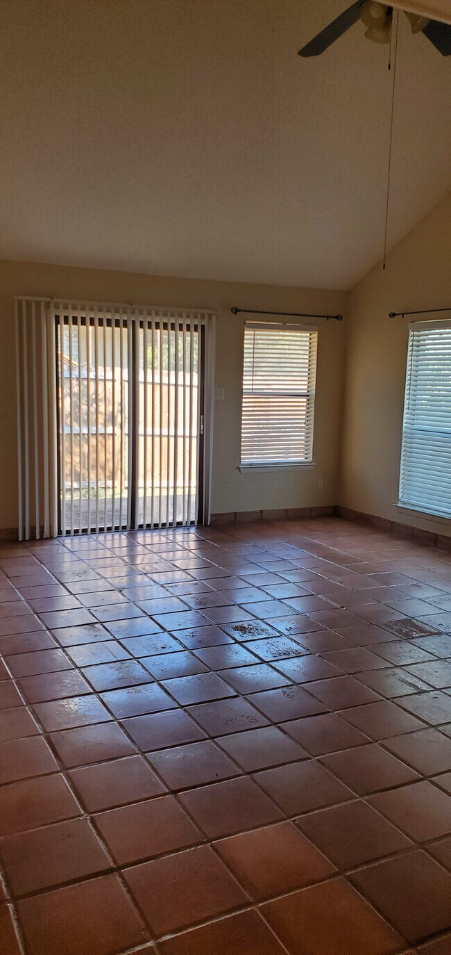 Building Photo - 6810 Raccoon Run