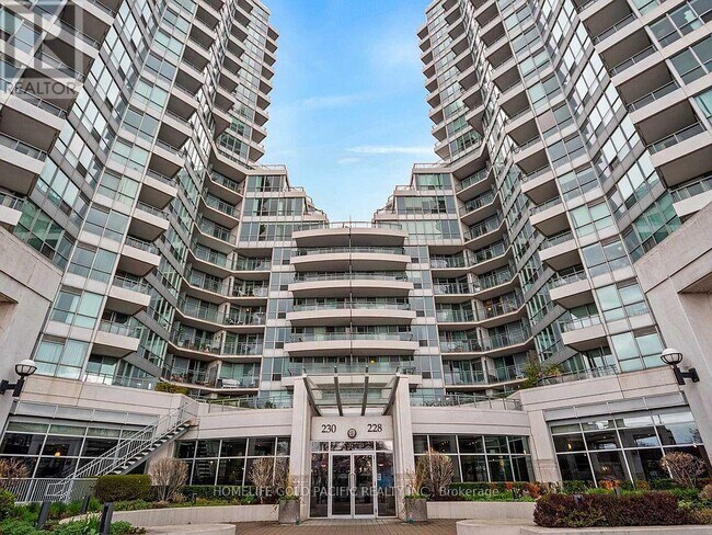 Photo du bâtiment - 228-228 Queens Quay W