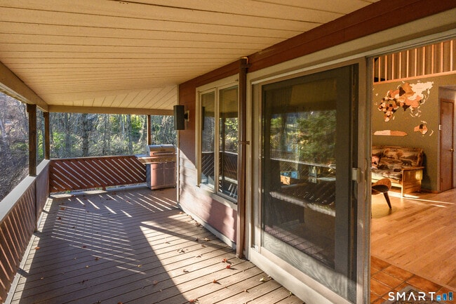 Building Photo - 7 Candleview Dr