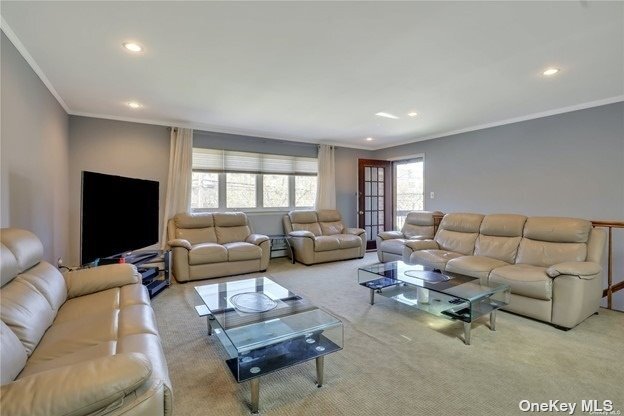 Foto del edificio - 71-25 164th St