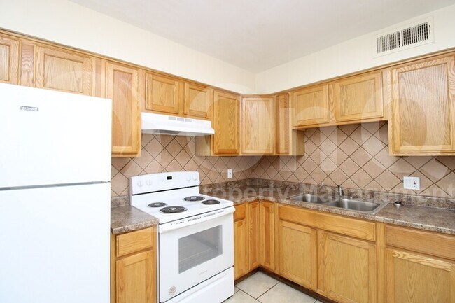 Foto del edificio - 2744 E Tierra Buena Ln