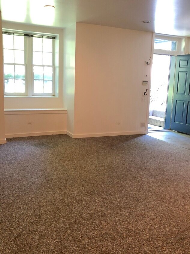 Foto principal - 2422 N Burling St