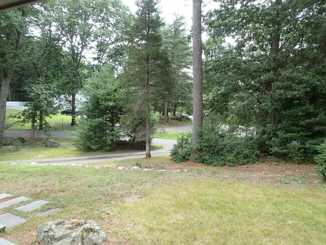 Building Photo - 10 Montvale Rd