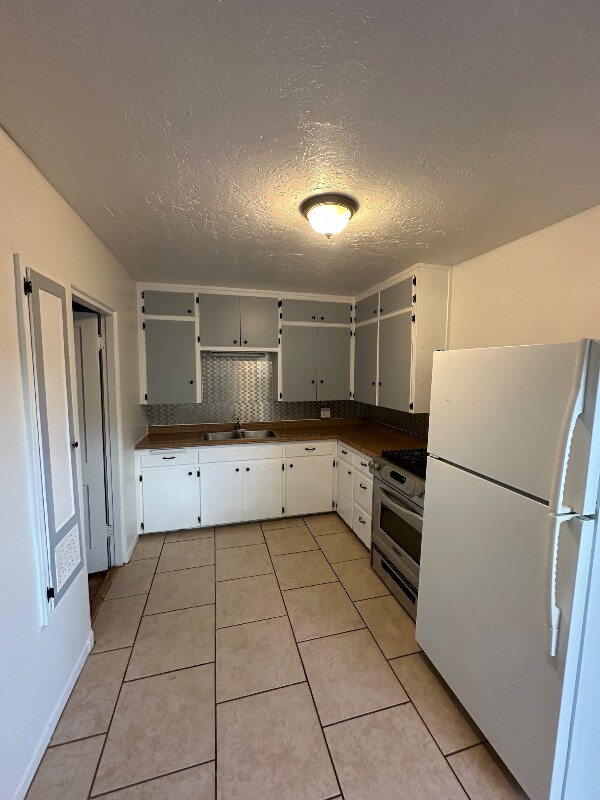 Foto del edificio - 4227 Brockmont Ave NE