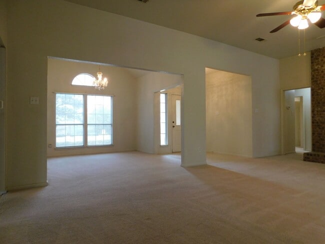 Building Photo - Available NOW!!!! Gorgeous 3 bedroom, 2 ba...