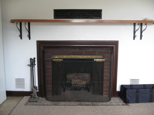 Heatilator fireplace with grate and screen - 130 Neck Rd