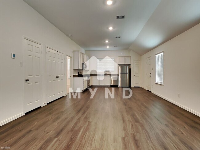 Building Photo - 4 br, 2 bath House - 15750 Harding Bend Dr