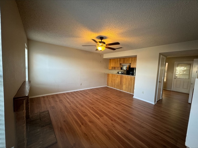 Building Photo - 1227 Dallas Dr