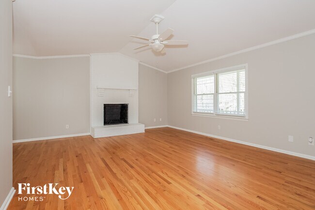 Foto del edificio - 4436 Huntington Dr