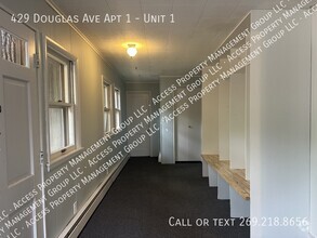 Building Photo - 429 Douglas Ave