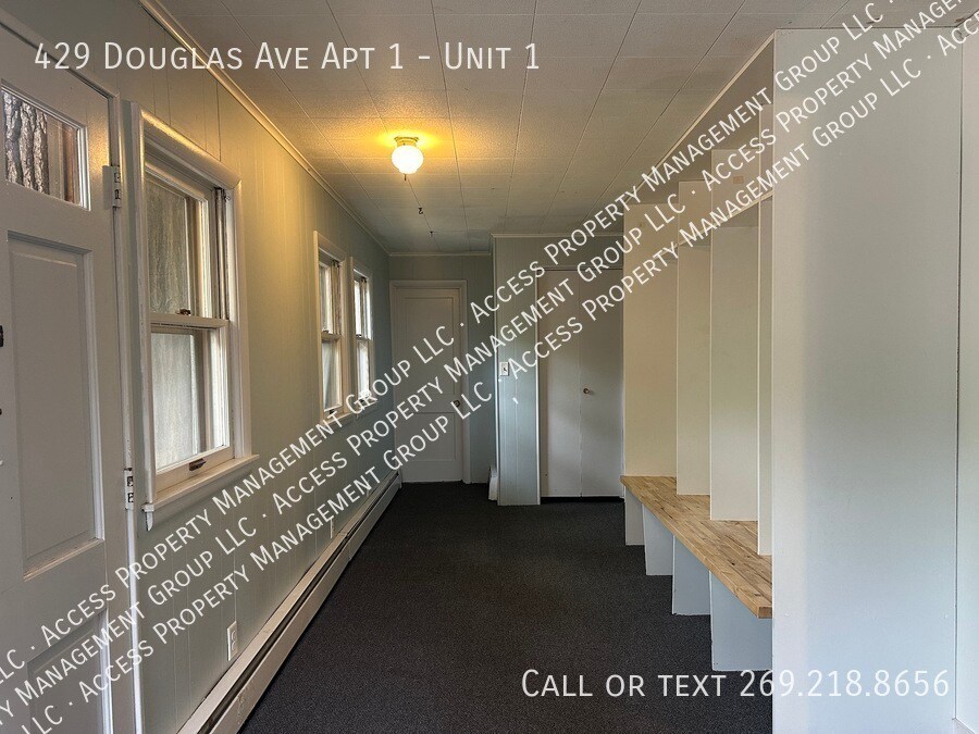 Foto principal - 429 Douglas Ave
