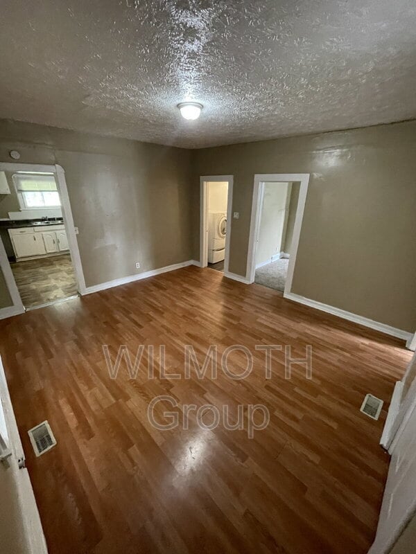 Building Photo - 1512 English Ave