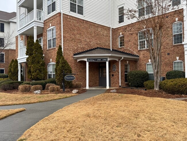 Foto del edificio - 14907 Santa Lucia Dr