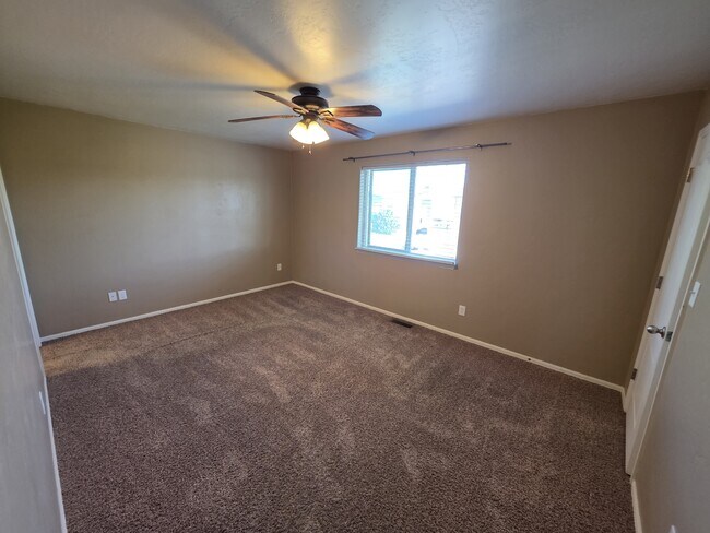 Foto del edificio - 2492 Brookwillow Loop