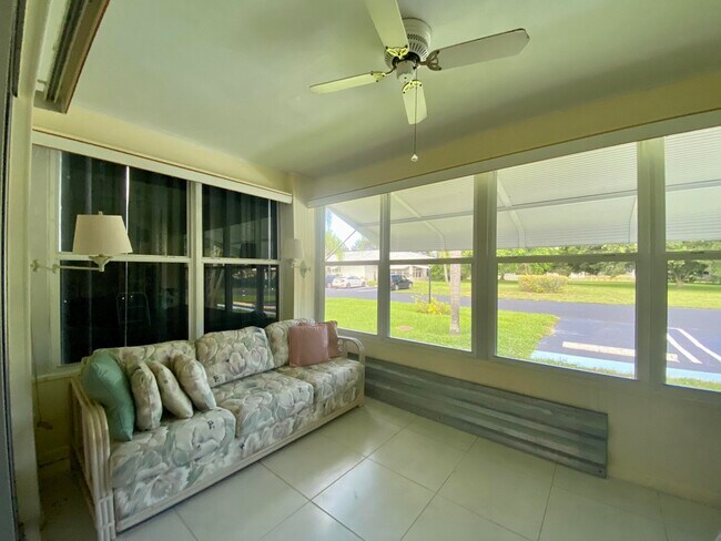 Building Photo - 1182 S Drive Cir