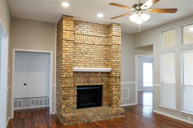 Building Photo - 702 Summerwood Dr
