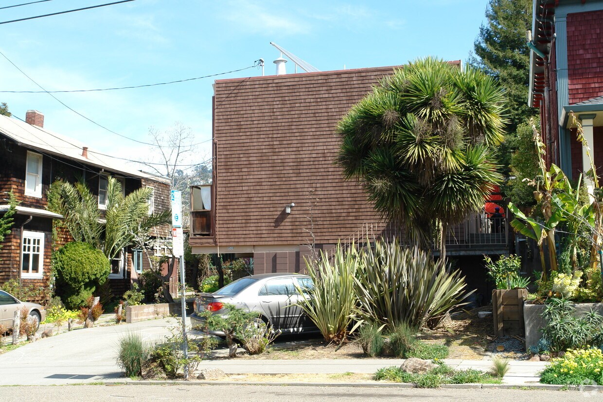 Foto del edificio - 1531 Milvia St