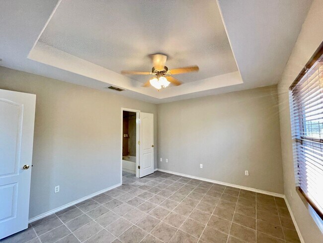 Building Photo - 3702 Sereno Dr