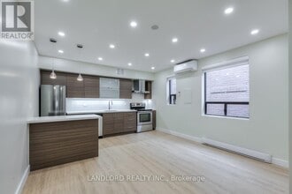 Building Photo - 240 Durie St